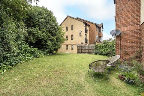 59 Gables Close, London, SE12 0UE
