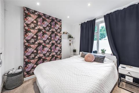 Flat 1, Robins Court Chinbrook Road, London, SE12 9QW