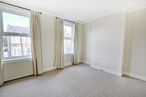 3 bedroom house to rent, Blunts Road, Eltham, SE9