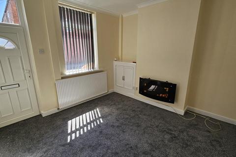 2 bedroom terraced house to rent, Titchfield Street, Mansfield, NG19