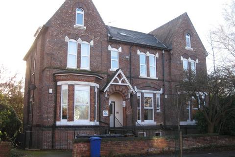 2 bedroom flat to rent, Amherst Road, Manchester M14