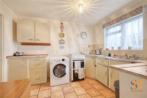 3 bedroom semi-detached house for sale, Haslemere Road, Wickford, Essex, SS11