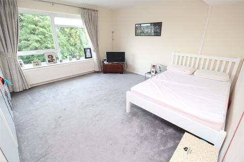 2 bedroom apartment for sale, Lyonsdown Road, New Barnet EN5