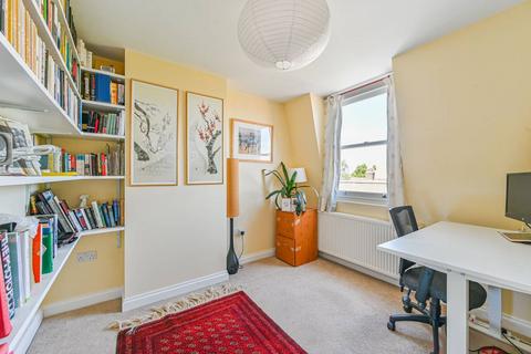 4 bedroom end of terrace house for sale, Ferndale Road, Clapham North, London, SW9