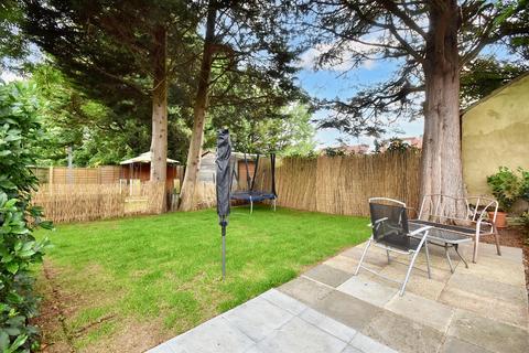 1 bedroom flat for sale, Brookers Close, Ashtead KT21