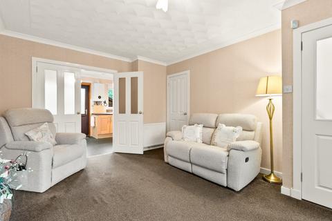 22 Broomfauld Gardens, Dumbarton, G82 2LB