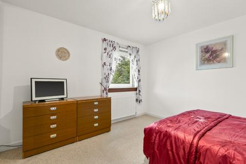 22 Broomfauld Gardens, Dumbarton, G82 2LB