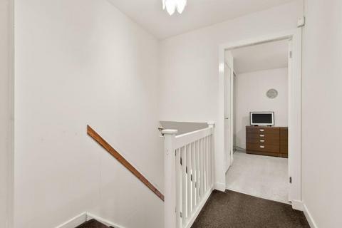 22 Broomfauld Gardens, Dumbarton, G82 2LB