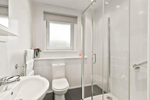 22 Broomfauld Gardens, Dumbarton, G82 2LB
