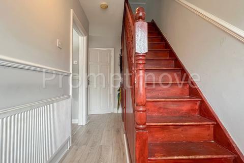 3 bedroom terraced house to rent, Beechwood Road Luton LU4 9RB