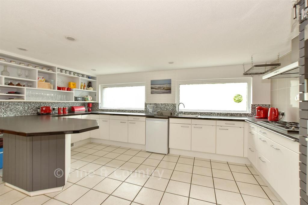 Kitchen/ Dining Room*