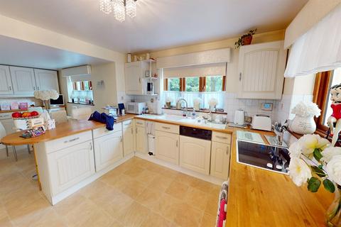 4 bedroom semi-detached house to rent, Taylors Cottage, Gravel Lane, Chigwell, IG7