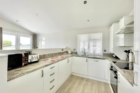 2 bedroom property for sale, Hoburne Park, Highcliffe On Sea BH23