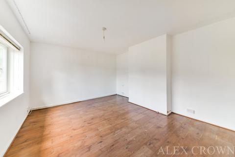 9 Dunmow Close, Loughton, IG10 3AS