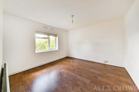 9 Dunmow Close, Loughton, IG10 3AS