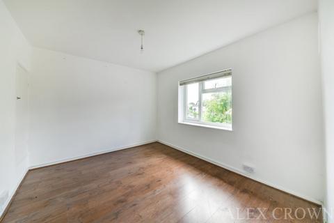 9 Dunmow Close, Loughton, IG10 3AS