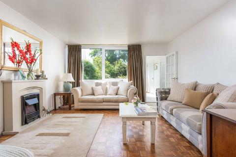 Brackley, Weybridge, KT13