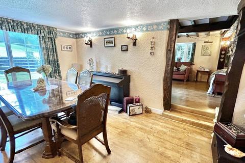 5 bedroom cottage for sale, Poolhead Lane, Earlswood