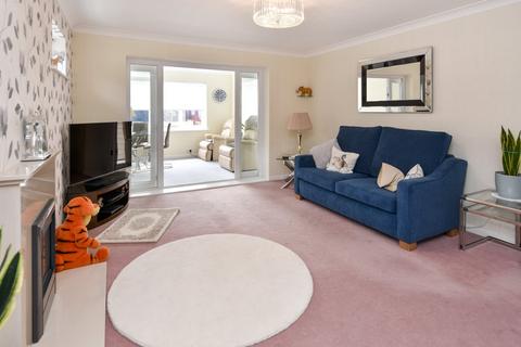 2 bedroom bungalow for sale, Aylesbeare, Bishopsteignton Location, Shoeburyness, Essex, SS3