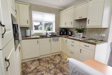 2 bedroom bungalow for sale, Aylesbeare, Bishopsteignton Location, Shoeburyness, Essex, SS3