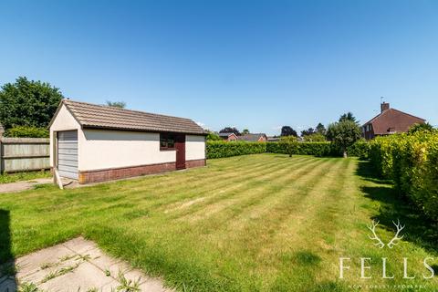 2 bedroom detached bungalow for sale, Lilac Close, Ringwood BH24
