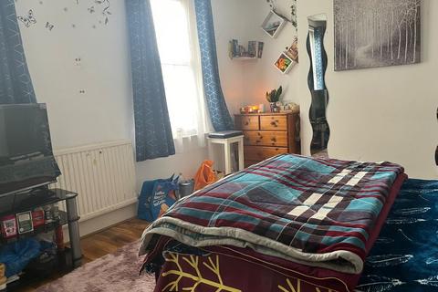 65 Edwin Street, Gravesend, DA12 1EL