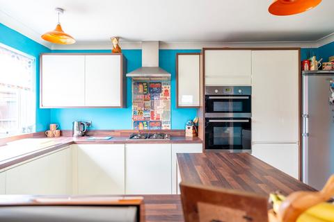 13 Andrew Way, Lowestoft, NR33 8PY