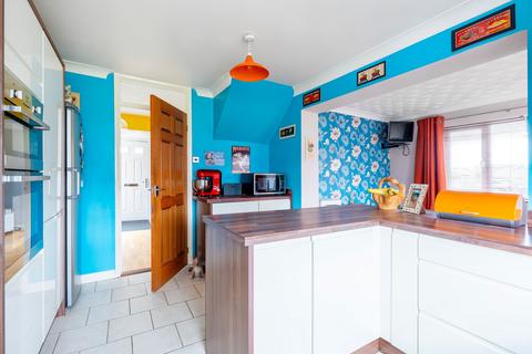 13 Andrew Way, Lowestoft, NR33 8PY