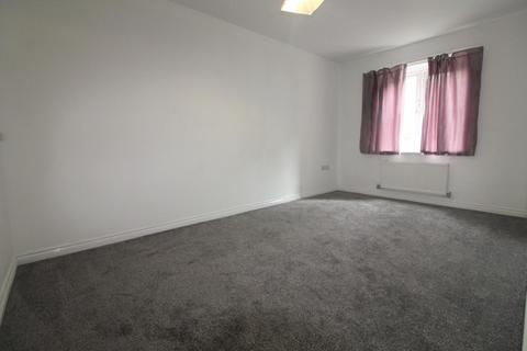 2 bedroom flat to rent, Akers Court, Cheshunt