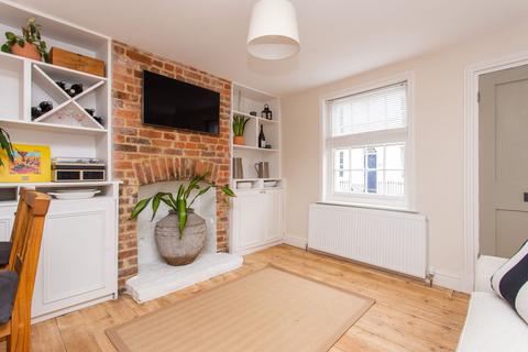 2 bedroom terraced house to rent, London Road, Canterbury, CT2