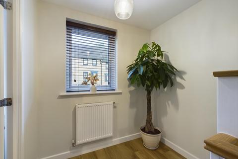 12 Divot Way, Basingstoke, RG24 9YE
