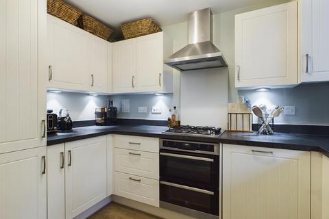 12 Divot Way, Basingstoke, RG24 9YE