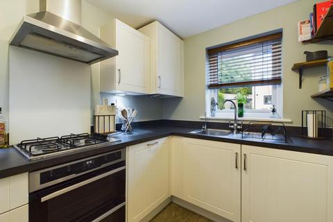 12 Divot Way, Basingstoke, RG24 9YE