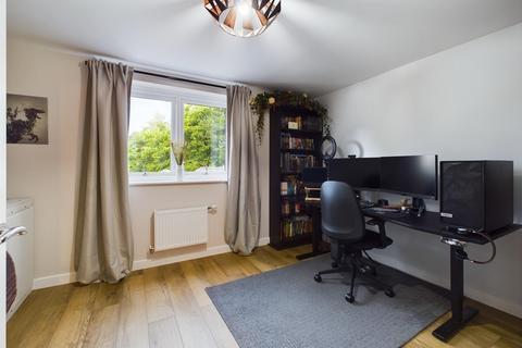12 Divot Way, Basingstoke, RG24 9YE