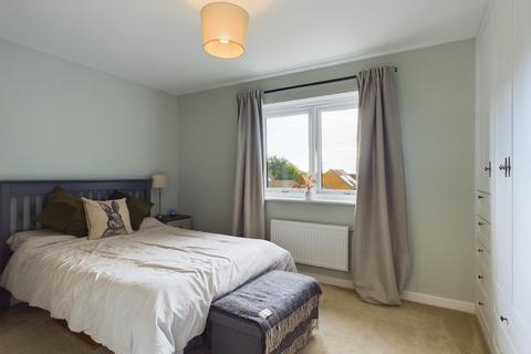 12 Divot Way, Basingstoke, RG24 9YE
