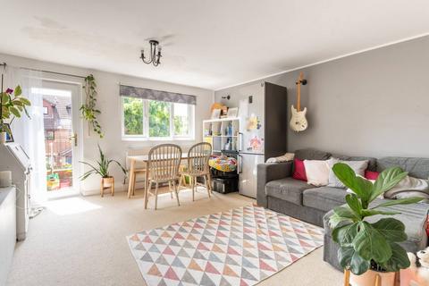 124 Veronica Gardens, London, SW16 5JS
