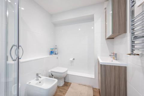 124 Veronica Gardens, London, SW16 5JS
