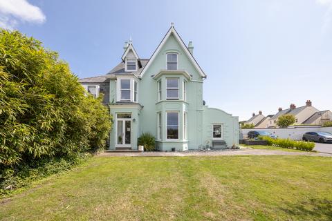 6 bedroom semi-detached house for sale, Route Militaire, St. Sampson, Guernsey