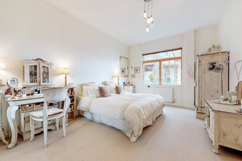 2 bedroom flat for sale, Kingsgate Place, Kilburn, London, NW6