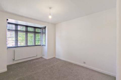 90 Tachbrook Road, Feltham, TW14 9NX