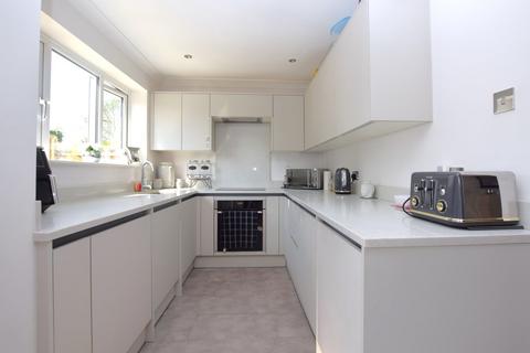 2 bedroom semi-detached house for sale, Hunts Mead, Billericay, CM12