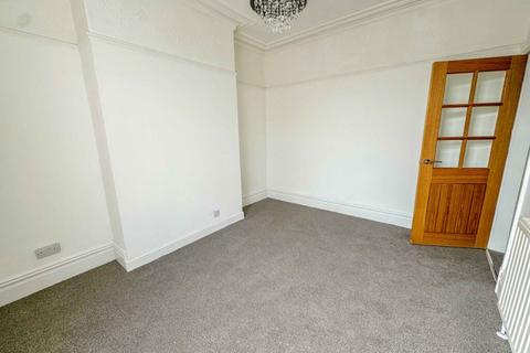 2 bedroom end of terrace house for sale, Rising Bridge Road, Accrington