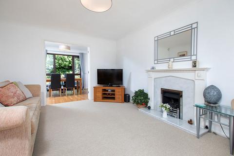 8 Barn Close, Great Oakley, Corby, NN18 8HZ