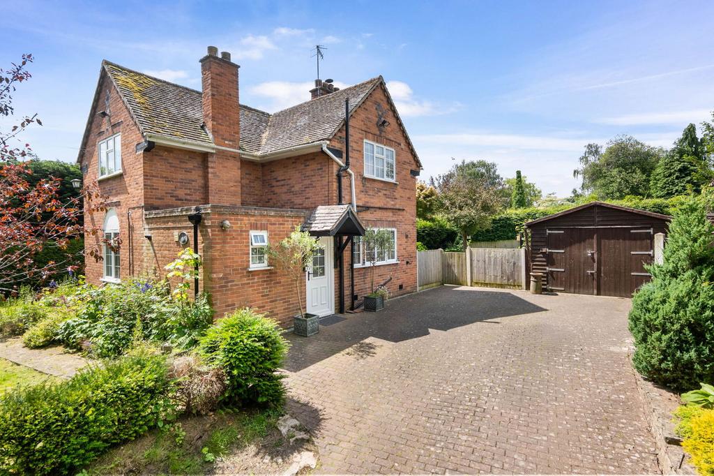 Powick Rd Kings End Road, Powick, WR2 4RB 2 bed detached house - £450,000