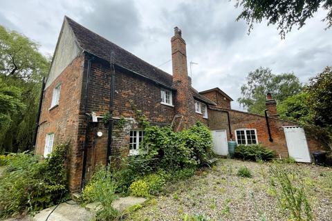 4 bedroom country house to rent, Brentwood