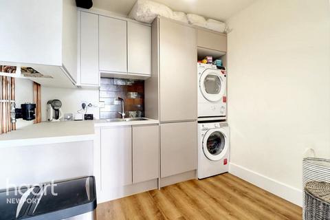 3 bedroom semi-detached house to rent, Risca Road, Newport