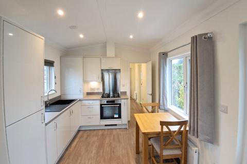 2 bedroom park home for sale, Tonbridge, Kent, TN10