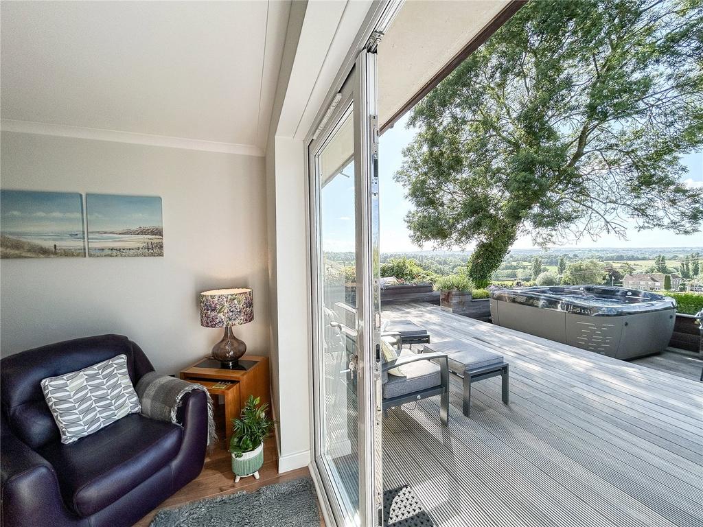 Dining/Decking