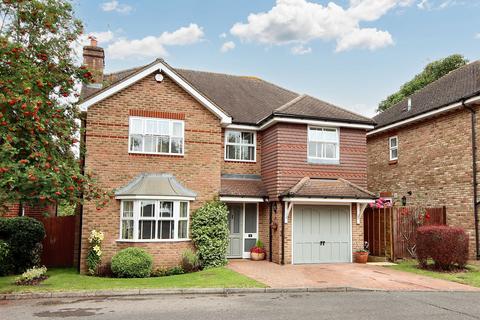 4 bedroom detached house for sale, Wilcot Close, Watford, WD19