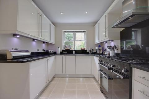 6 Wilcot Close, Watford, WD19 4BZ
